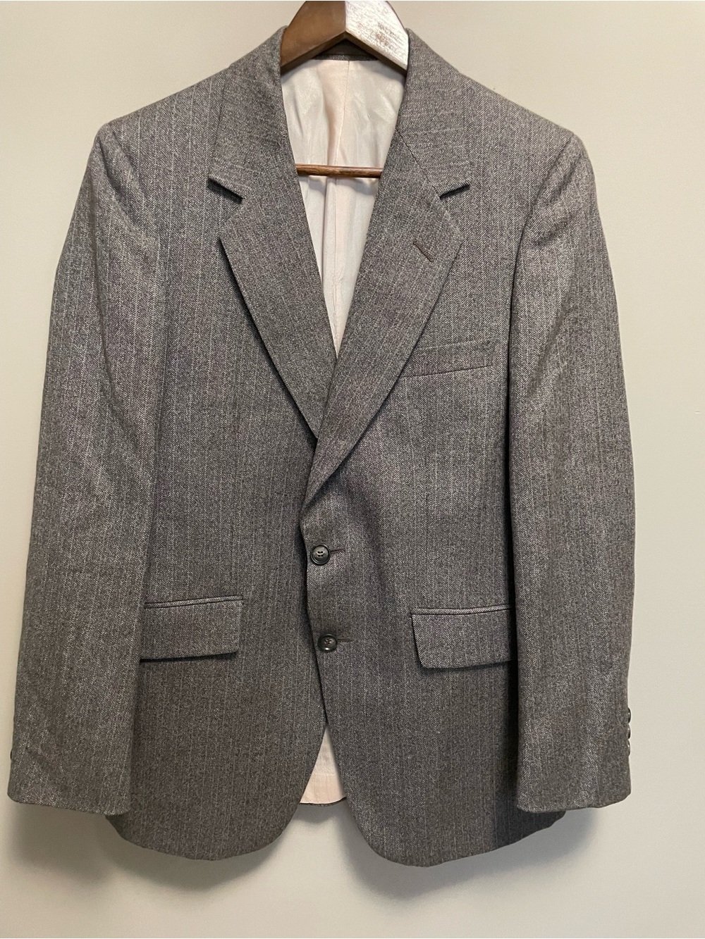 Hyde Park Vintage Men's Gray Wool Pinstripe Tailored Two-Button Blazer Size 34